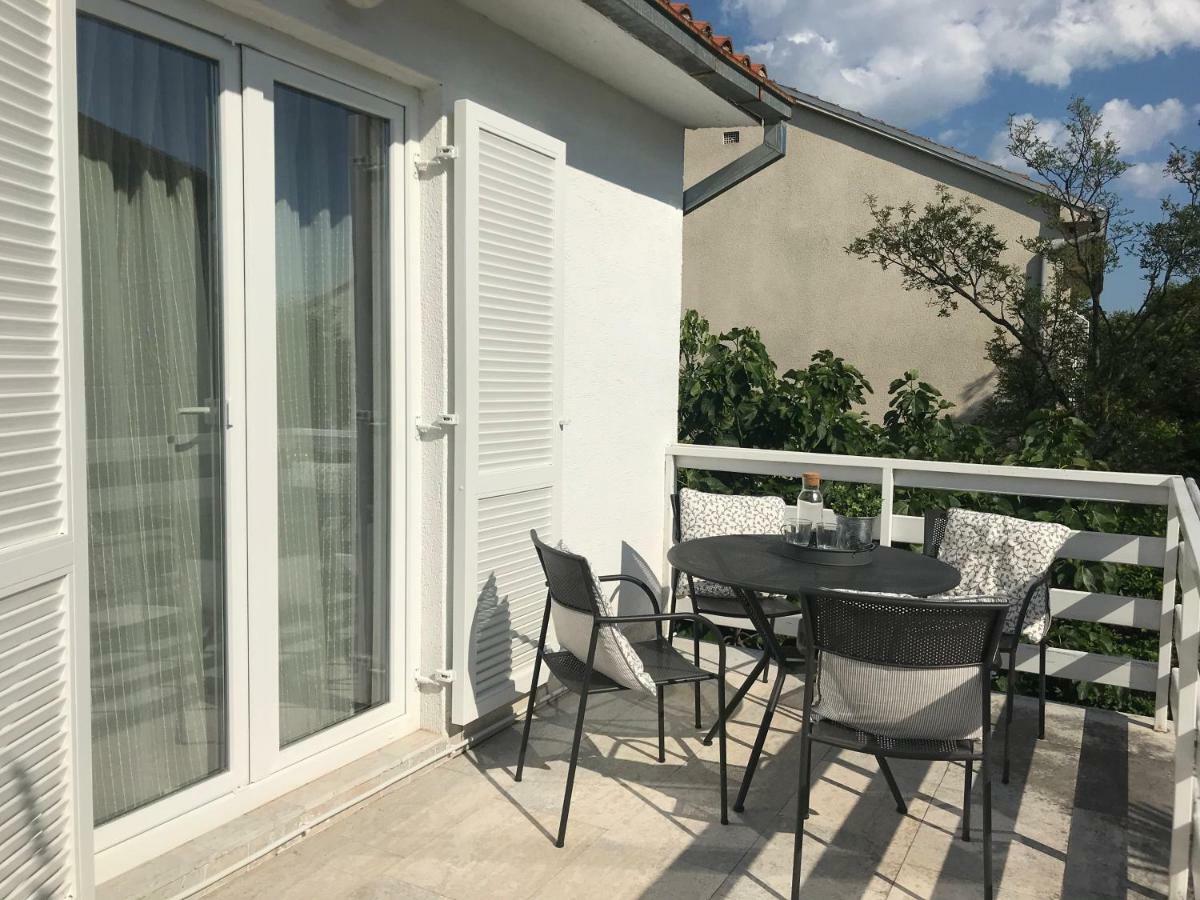 N&N Apartments Jadranovo Eksteriør bilde